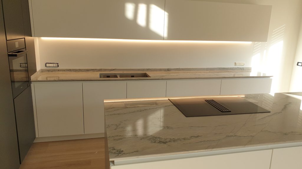 Calacatta White 14